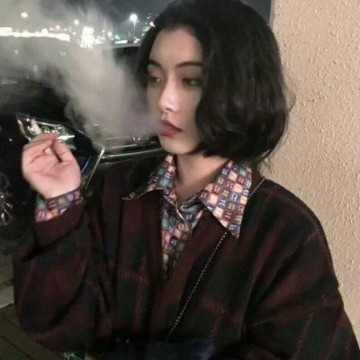 拨弦倾人心醉红颜